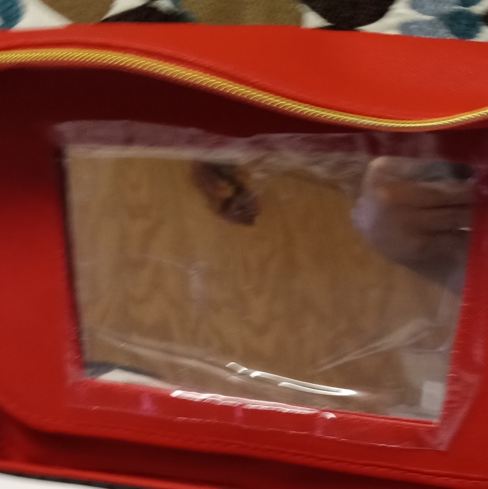Red Carry Case - Picture 12 of 12
